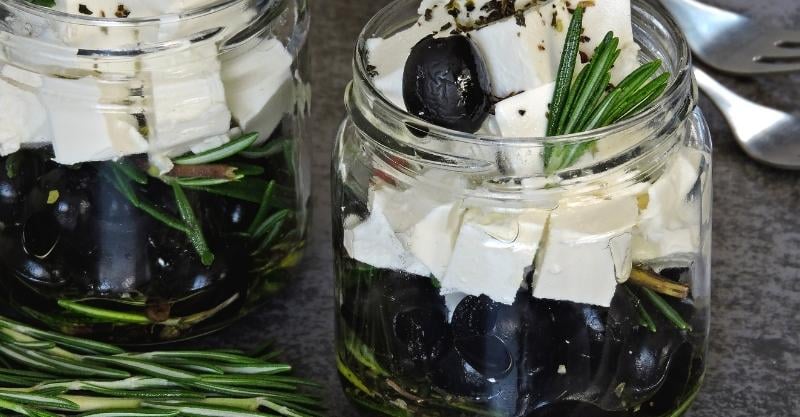 10 Hearty-Healthy Mediterranean Diet Snacks